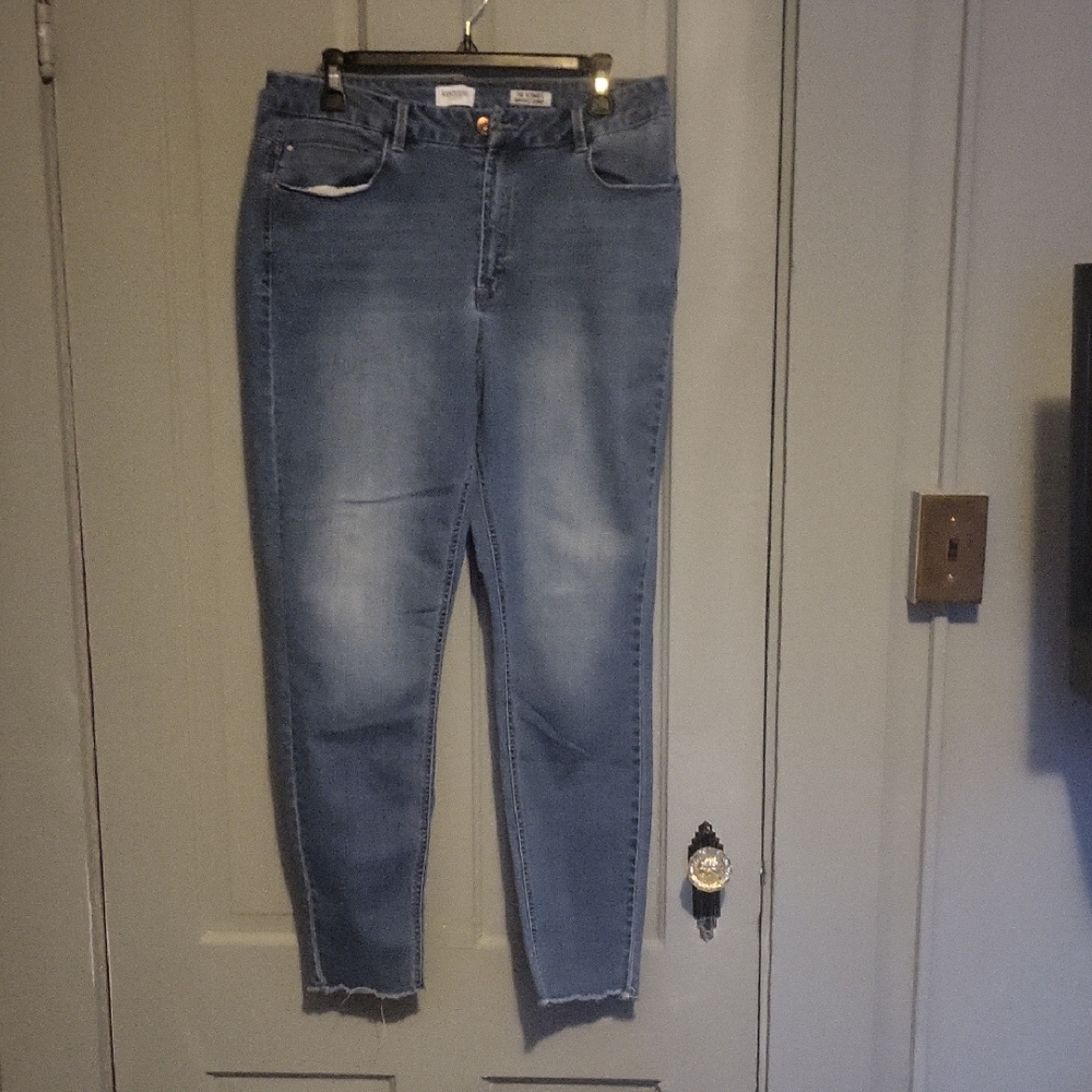 Kensie Women's Ankle-Length Denim Jeans